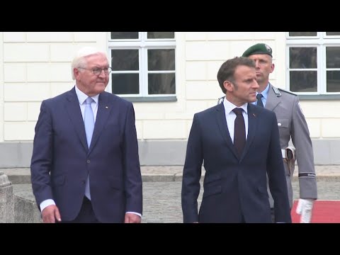 Allemagne: Macron accueilli avec les honneurs militaires par le président allemand | AFP Images