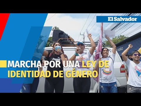 Comunidad LGBTIQ+  en El Salvador marcha por una ley de identidad de género