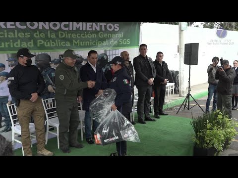 Entregan uniformes a agentes de Soledad de Graciano Sánchez