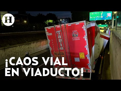 ¿Qué pasó en Viaducto? Tráiler atorado en bajo puente provoca caos vial en Av. Coyoacán