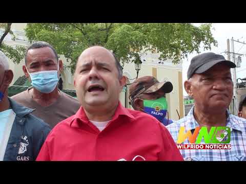 El gentío por el cambio social Protesta en el parque Duarte de Moca por aumento combustible