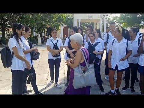 Estudiantes de medicina recorren centros históricos de Holguín