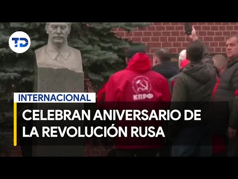 Comunistas rusos celebran el aniversario de la revolución de 1917