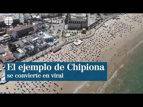 Los medios británicos convierten a la playa de Chipiona en el ejemplo a seguir frente a la Covid-19
