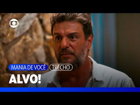 Molina faz Viola de refém e é alvo de disparos! | Mania de Você | TV Globo