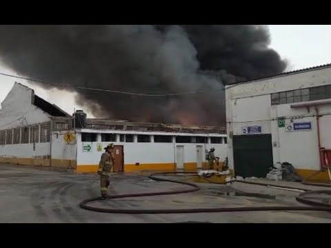 El Agustino: Menores se ven afectados por incendio en almacén
