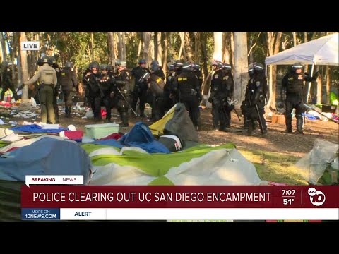 Police officers clear encampment at UC San Diego campus
