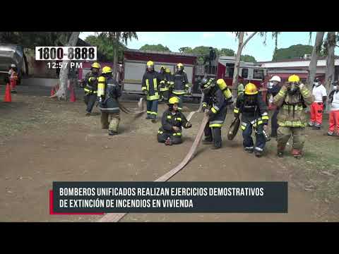 Bomberos realizan ejercicio de extinción de incendios en Managua - Nicaragua