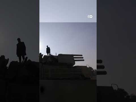 Israeli strikes target military and weapons sites in Syria | DW News