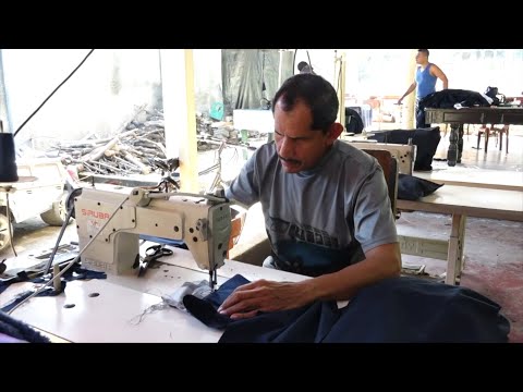 «Francap Uniformes» agiliza producción de pantalones ante la llegada del ciclo escolar