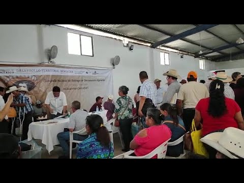 Entrega Registro Agrario Nacional alrededor de 300 documentos en Rioverde