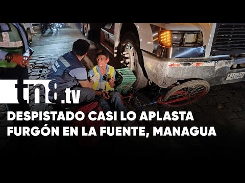 Imprudente ciclista casi muere aplastado por un furgón en Managua