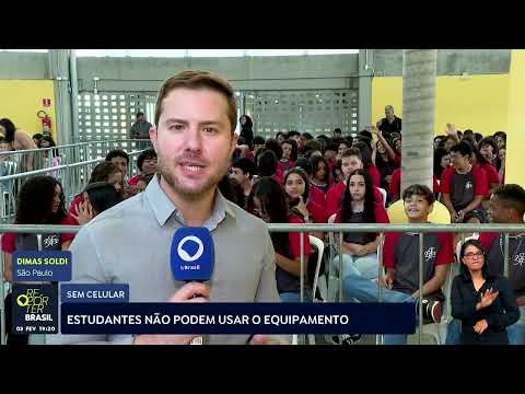 Volta às aulas sem celular: estudantes não podem usar o equipamento na escola