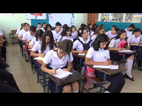 Comunidad educativa del colegio República de Cuba da inicio al ciclo escolar 2024