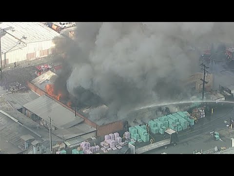 Massive fire erupts at commercial property in Lynwood