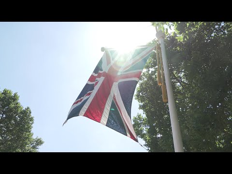 London swelters at start of heatwave | AFP