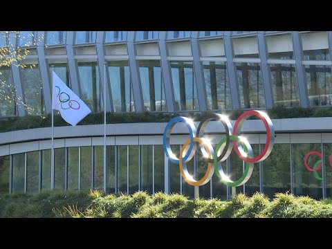Autorizan a 25 deportistas rusos y bielorrusos a participar en los JJOO bajo bandera neutra | AFP