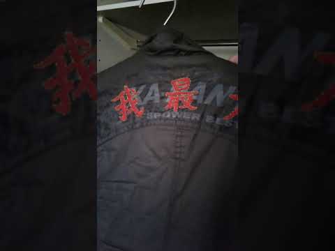 จอง-หลุยส์เข้าไปนอนในตู้เสื้อผ จอง-หลุยส์เข้าไปนอนในตู้เสื้อผ