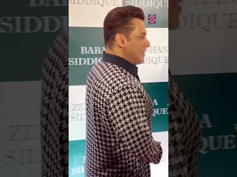 Salman Khan, AKA Bhaijaan,Bringing the Kurta-Pajama Swag to Sidd's Iftaar Party! It's All Fun | N18S