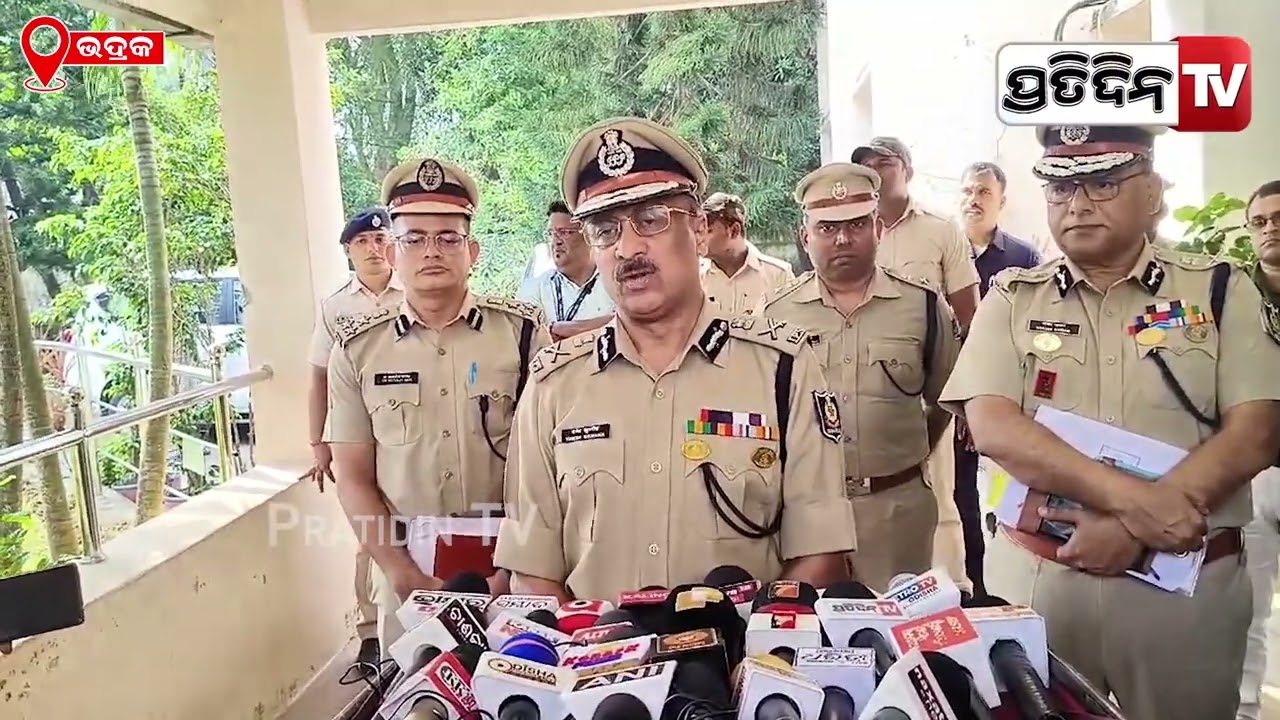 Bhadrak News; ଧାମନଗର ରେ ପୋଲିସ୍ DG ଖୁରାନିଆ, ୪୦୦ ଲୋକଙ୍କ ବିରୋଧରେ ମାମଲା।DG YB Khurania reaches Dhamnagar