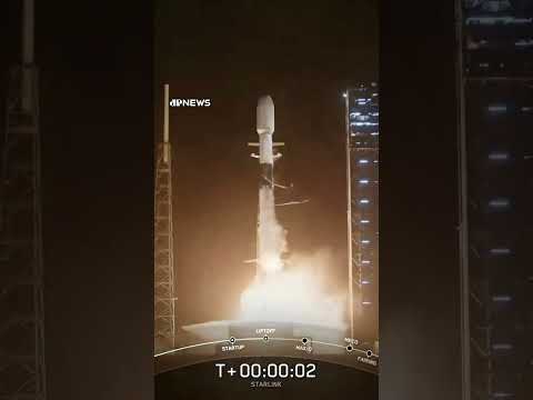 SpaceX lança mais 23 satélites no espaço com o foguete Falcon 9 #shorts