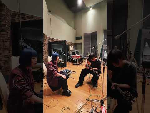 明日のvenueに向けて。アコースティックもいい。洋平 #Alexandros #川上洋平 #SennaRin #ENDROLL #弾き語り