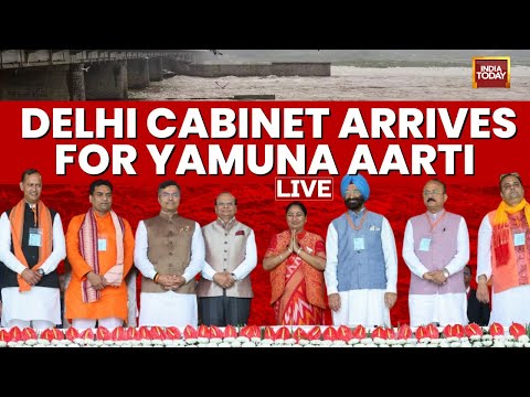 Delhi's New Cabinet Visits Yamuna, Attend Aarti Before First Meeting | Rekha Gupta LIVE News