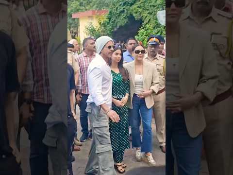 Shah Rukh Khan & Fam CAST their VOTES? | Gauri Khan, Suhana Khan, Aryan Khan | #shorts #bollywood