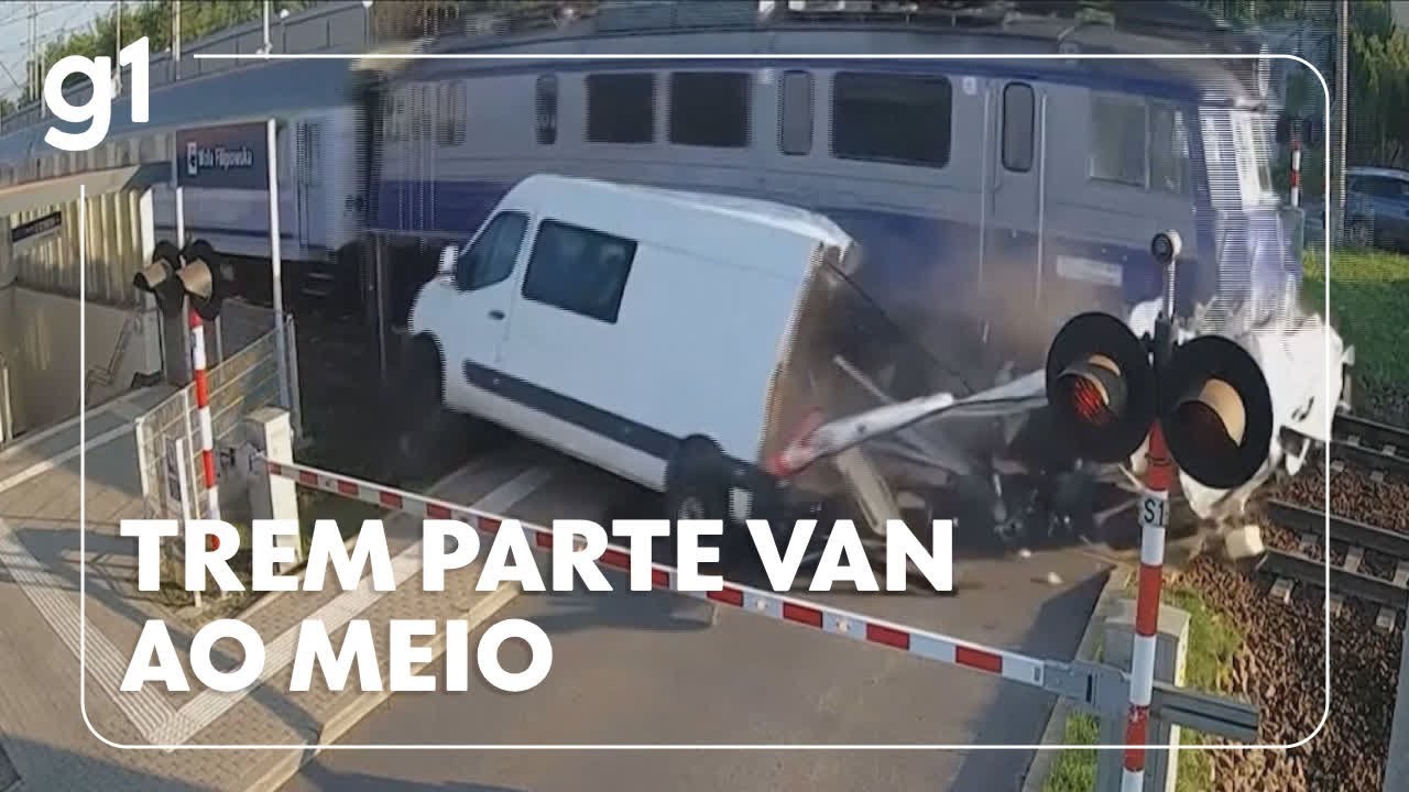 Trem parte van ao meio na Polônia