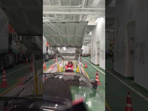 さんふらわあ乗船! ランクルで車両甲板へ潜入 #ランドクルーザー #カーフェリー