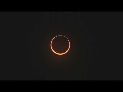 Eclipse solar del Anillo de Fuego visto sobre Albuquerque, Nuevo México