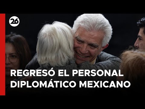 El personal diplomático mexicano regresó a su país tras el asalto a la embajada en Quito