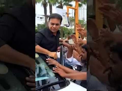 నల్ల చొక్కాతో బయల్దేరిన కేటీఆర్.. KTR Going To Indira Park | BRSV | Students Protest | Mirror TV