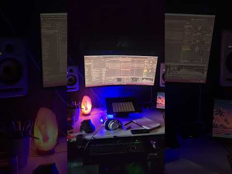 deadmau5 is child's play. #deadmau5 #progressivehouse #newmusic #electronicmusic #edm  #melodichouse