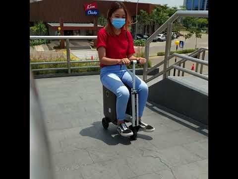 Airwheel Ride - On Suitcases: The Future of Travel Mobility! #smartluggage #airwheel