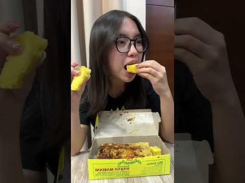 HMMMM KOK?? bukan seleraku aja kali yaaaa..