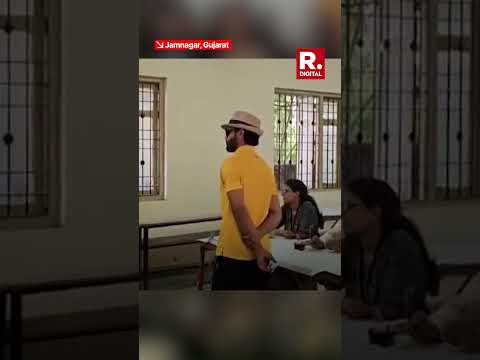 Cricketer Ravindra Jadeja Casts Vote In Jamnagar With Wife Rivaba Jadeja | Elections 2024