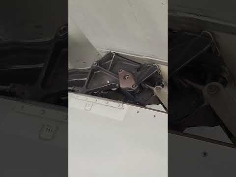Boeing 737 trailing edge flaps assembly #boeing #737 #aviation