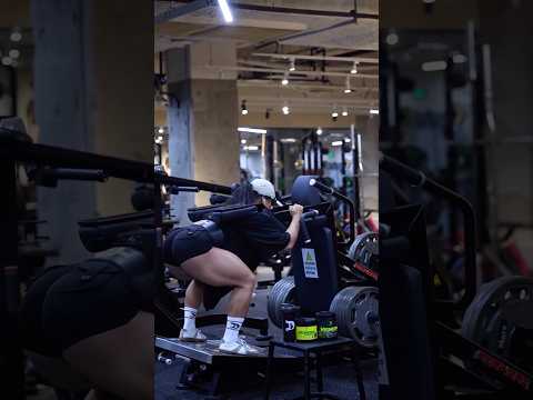 Venom will take your workouts to another level! 🐲🔥 #legday #bodybuilding #gymrat