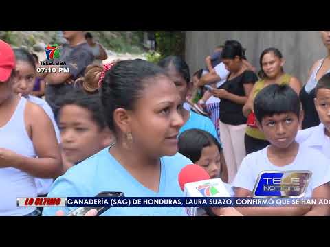 Padres de familia se toman Escuela del sector de El Naranjo de La Ceiba ante falta de docente.