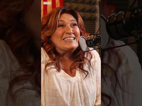 Jo Dee Messina is friggin’ ADORABLE! #countrymusic