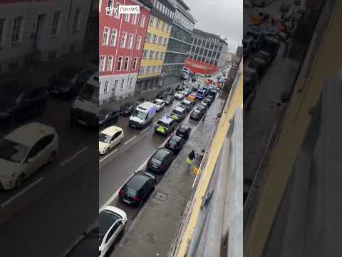 Car drives into crowd in Munich
