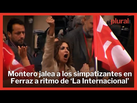 María Jesús Montero jalea a ritmo de 'La Internacional' a los manifestantes en Ferraz