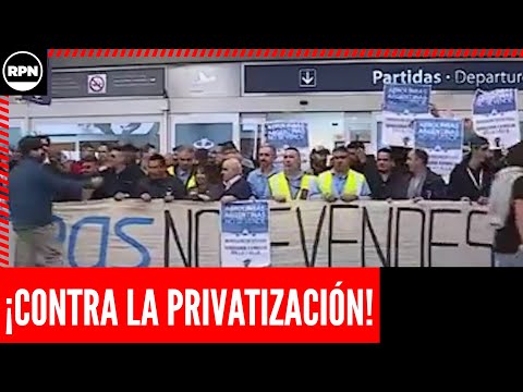 Trabajadores de  Aerolíneas Argentinas SE LE PARAN DE MANOS al fascista Milei