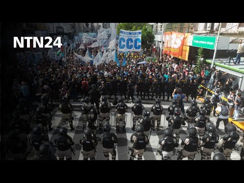 Protestas terminan en choques entre manifestantes y la Policía en Argentina