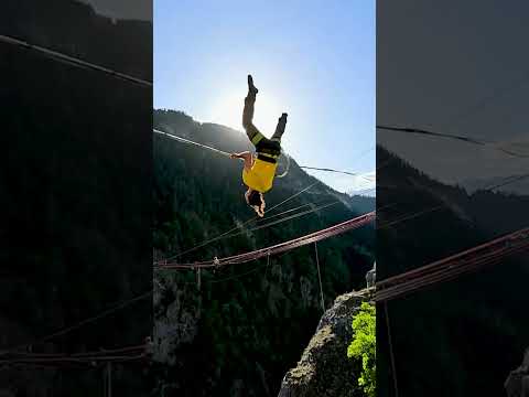 Breathtaking Highline Stunts by Samuel Volery