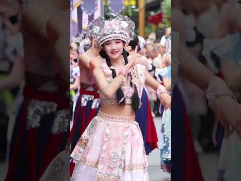 Who <strong>did</strong> Shujie ultimately give the lollipop to?#Hangzhousongcheng #<strong>dance</strong> #songchengeternallove
