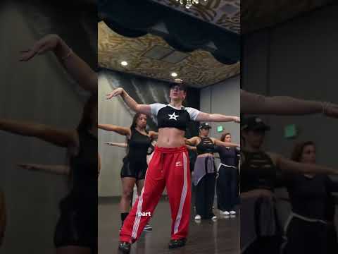 Breaking down the wave in Kinetra training! #kinetraacademy #kirklandkreative #dancetraining