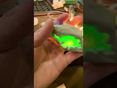 #玉佩 #gemstone #綠a翡翠 #翡翠 #古玉收藏 #翡翠手鐲 木那的欣賞欣賞!