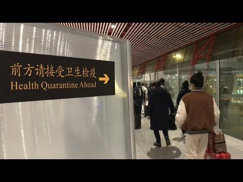 Chinos empiezan a planear viajes tras anuncio del fin de las cuarentenas | AFP